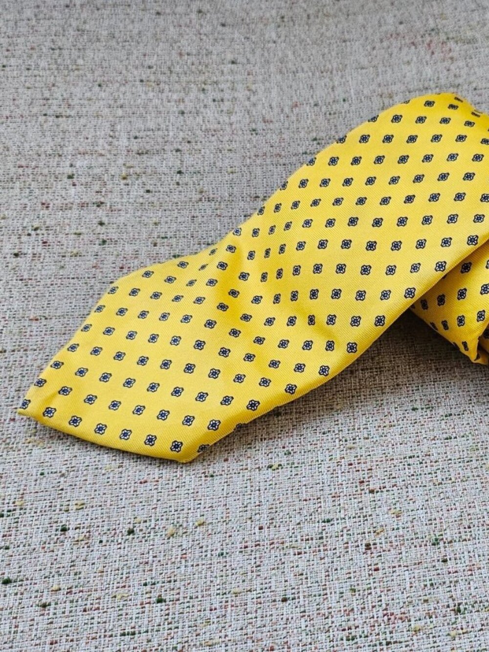 Vintage Chaps Ralph Lauren Men Tie Yellow All Silk Clasiises Necktie Tie